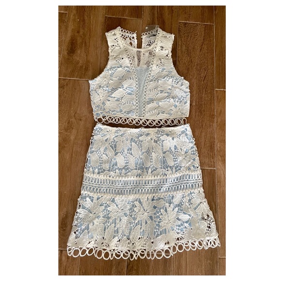 LUSH Baby Blue and White Lace Skirt and crop top! New. - Picture 4 of 13